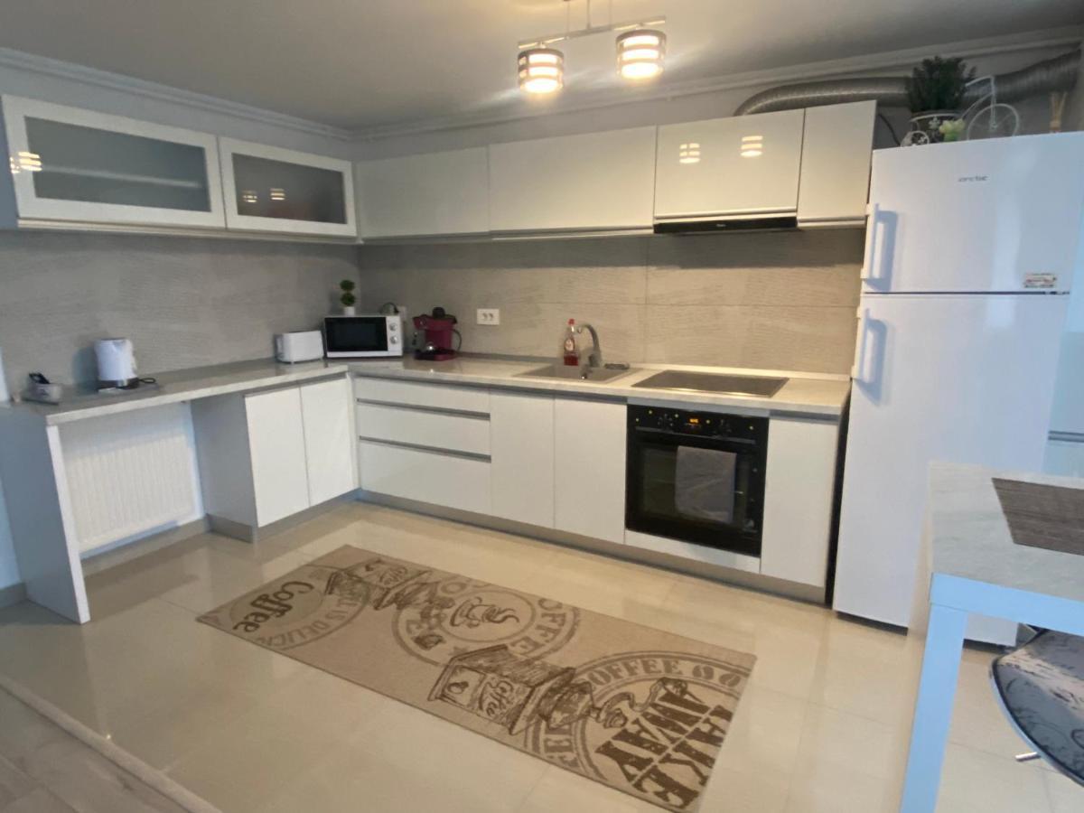 オラデアApartament Ana Premiumアパートメント エクステリア 写真