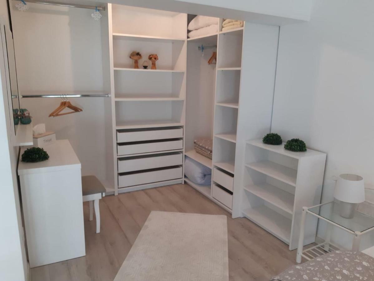 オラデアApartament Ana Premiumアパートメント エクステリア 写真